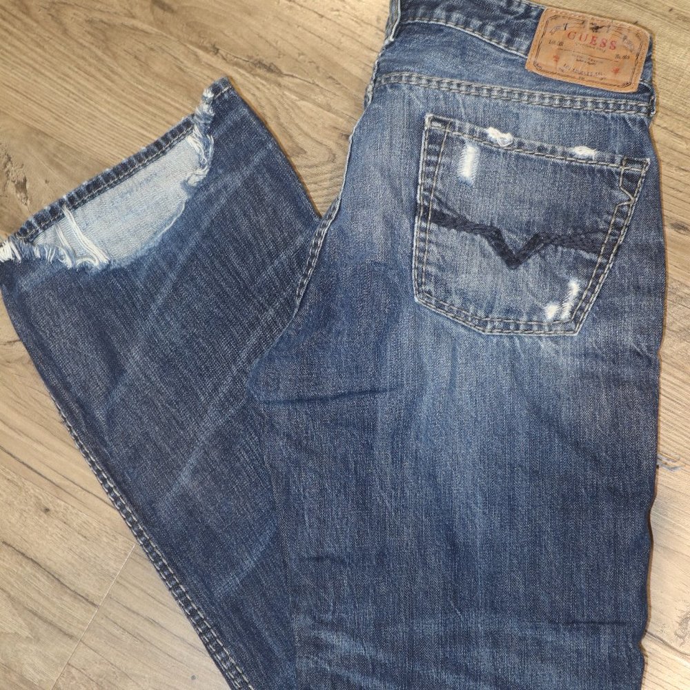 Distressed Blue Guess Jeans 33 x 30